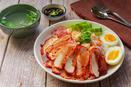 du riz avec du porc laqué